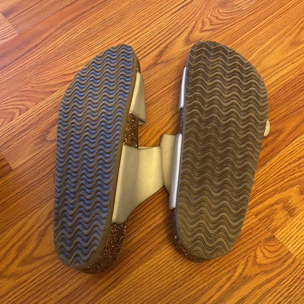 Time and Tru gray sandals - Picture 2 of 5